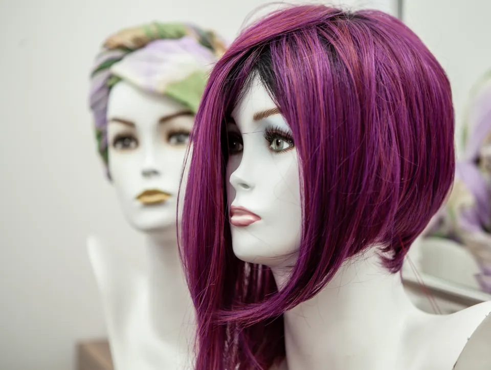 Perücken in unterschiedlichen Farben – Hair Atelier Offenbach Süd-West